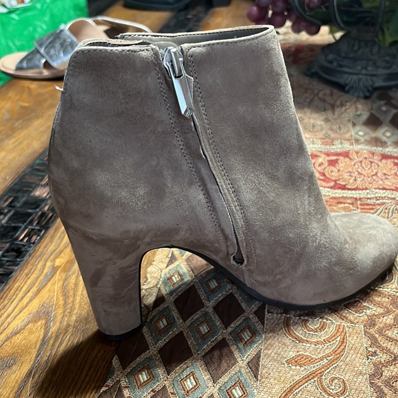 Sam Edelman Shelby Suede Ankle Boots size 8.5 - Picture 6 of 9